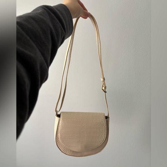 Saddle Crossbody Bag - A New Day - Picture 5 of 9